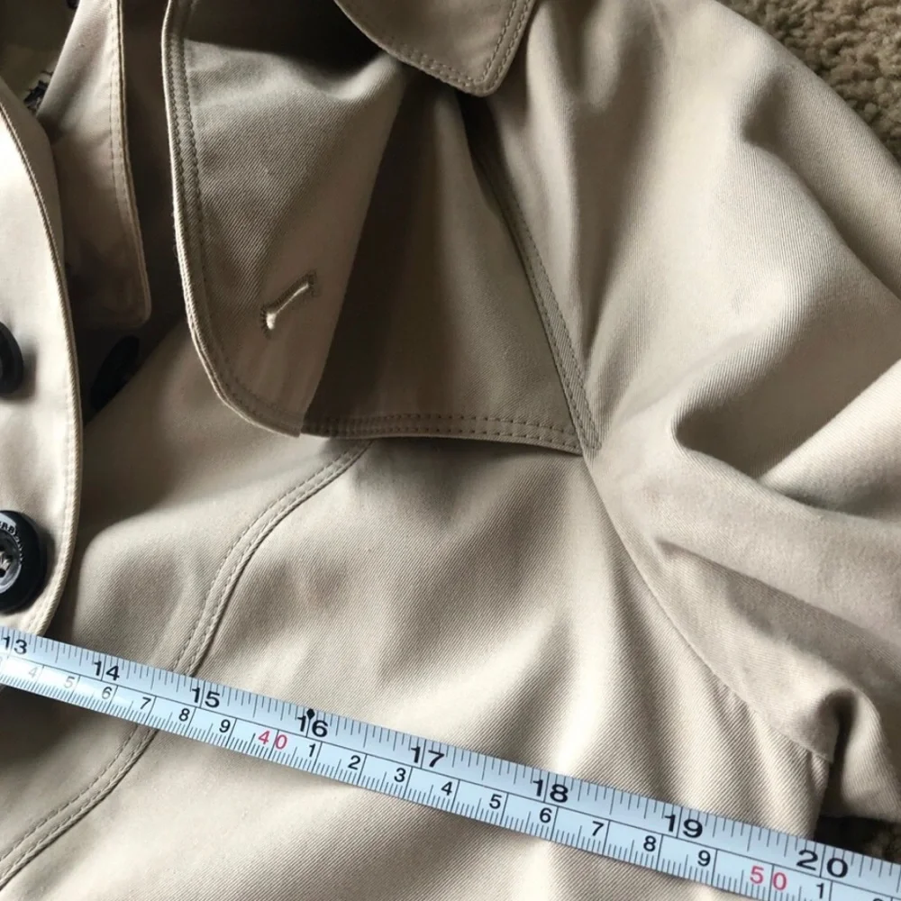 Burberry Classic Women's Double-Breasted Trench Coat - Cream. Size 10 - Picture 9 of 16